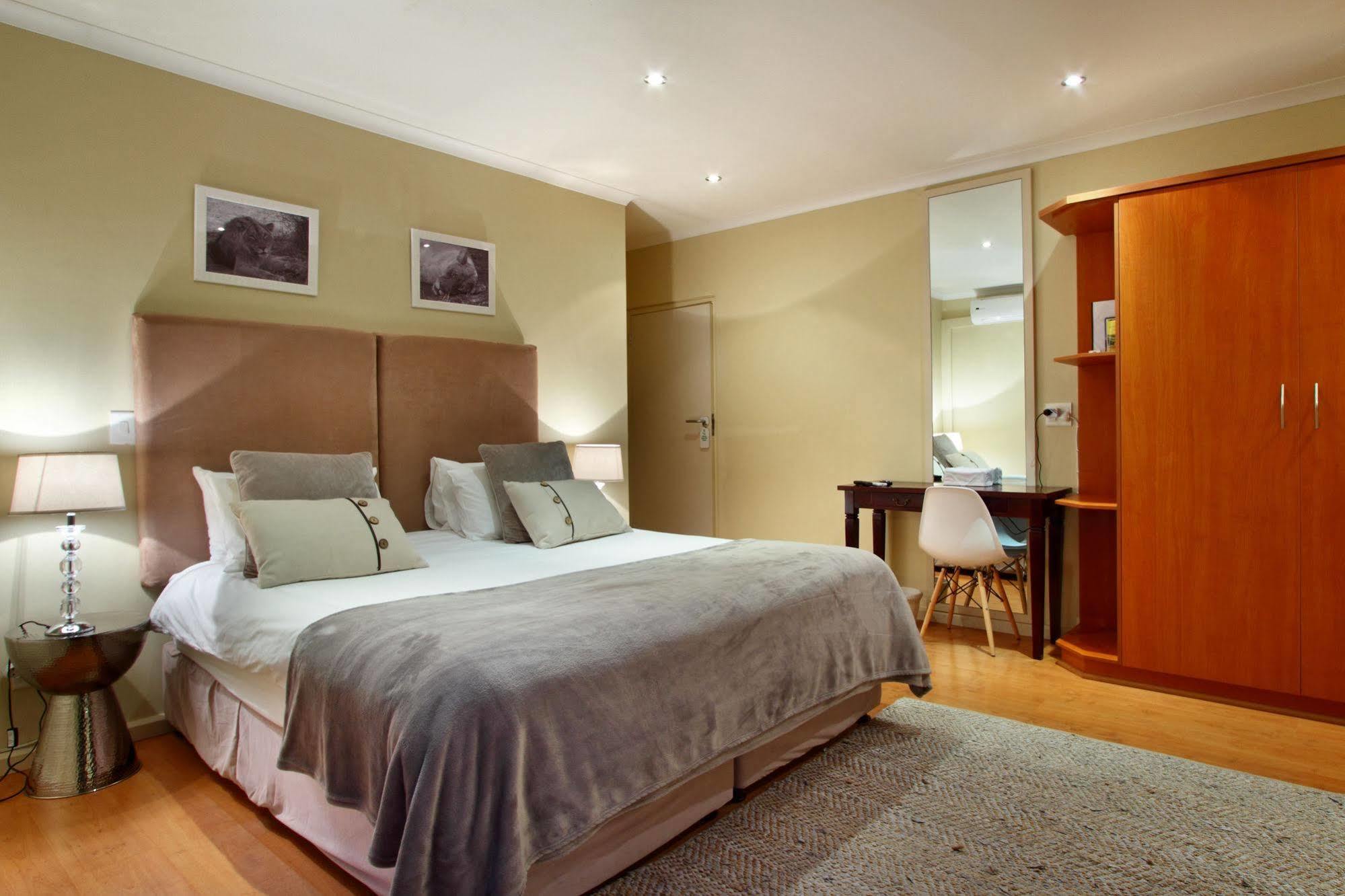 African Groove Camps Bay Cape Town Bagian luar foto
