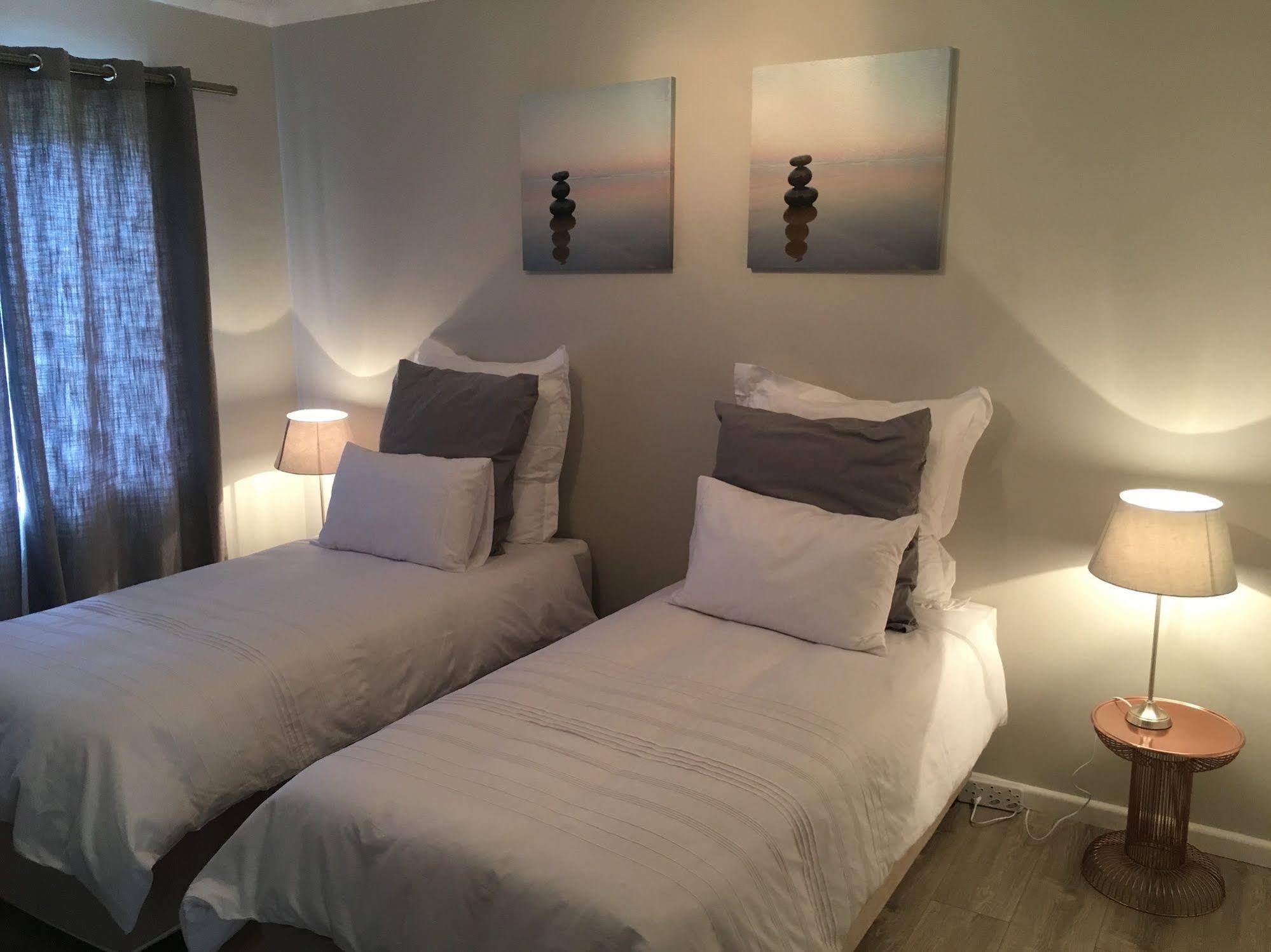 African Groove Camps Bay Cape Town Bagian luar foto